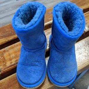 Blue UGGs 8c